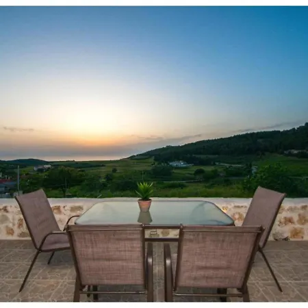 Iliovasilema House Case de vacanță Volímai